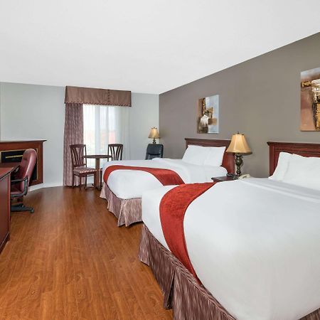 รามาดา พลาซา บาย วินด์แฮม กาติโน/มานัวร์ ดู กาสิโน Hotel ภายนอก รูปภาพ
